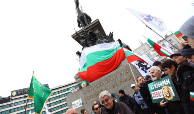 Bulgaria’s Path to Euro Adoption: Political Instability Over Inflation as a Key Challenge – Novinite.com
