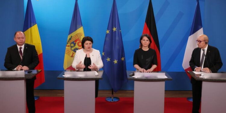 Countries pledge €695 million to aid Moldova – Euractiv