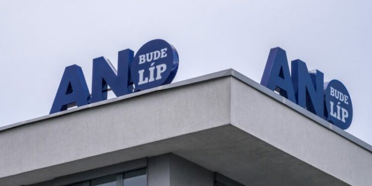 Czech ANO on track to win next year’s elections without need for coalition – Euractiv
