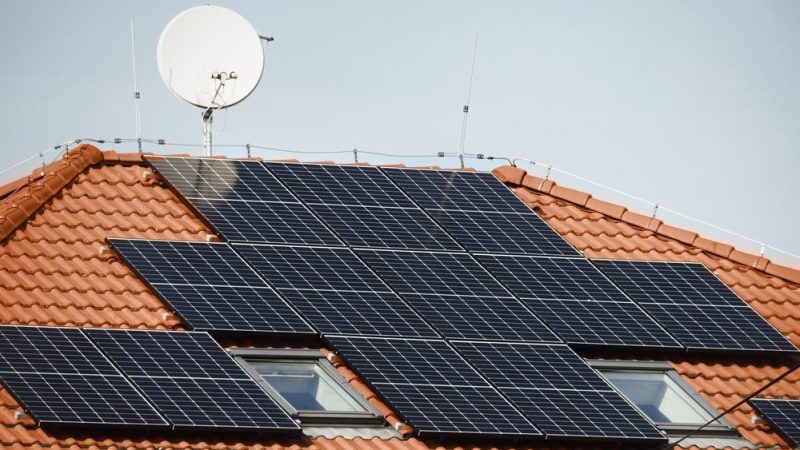 Czech government under fire over solar subsidy cuts – Euractiv