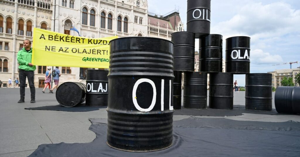 Czech industry profiting from Russian oil sanctions loophole, research reveals – POLITICO