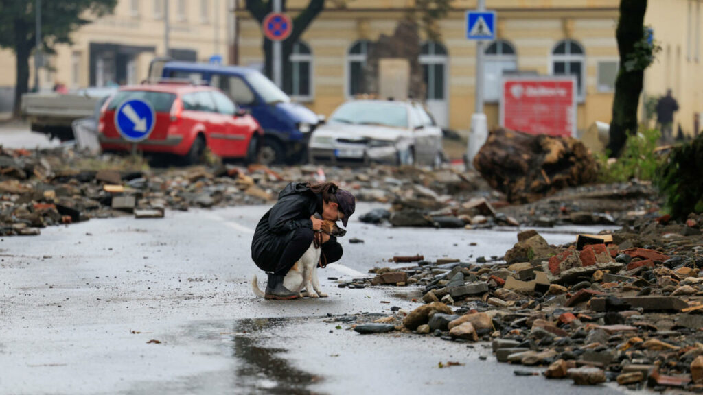 Death toll rises as more rivers burst their banks in central European floods