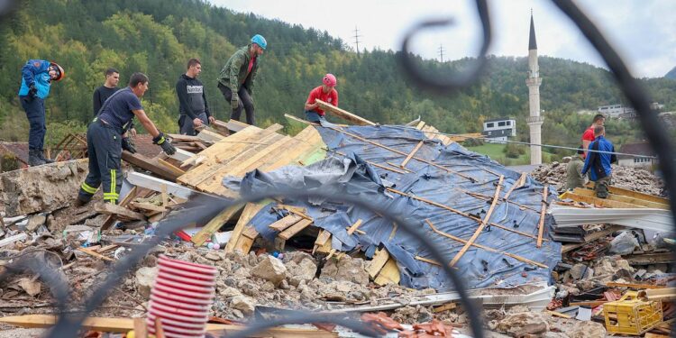 Death toll rises to 26 in Bosnia floods as rescue teams search for survivors