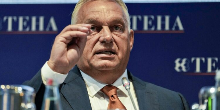 EU Commission will use ‘all powers’ to stop Hungary from bussing migrants to Brussels