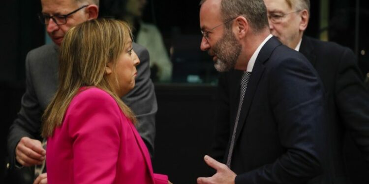 EU Socialists try corner EPP into vowing far-right isolation – Euractiv