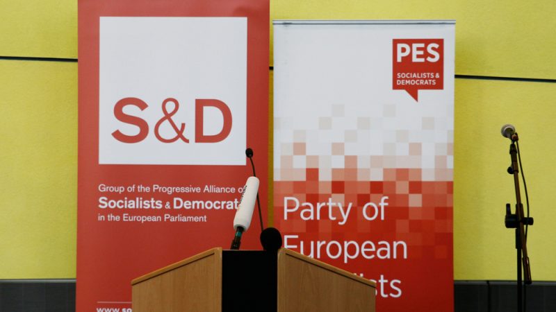 EU socialists: Ban on petrol cars ‘key demand’ for next Commission – EURACTIV