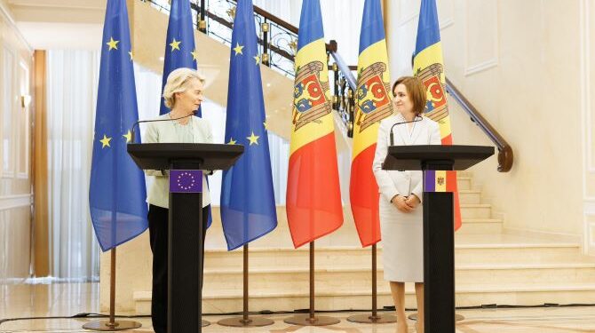 EU supports Moldova ahead of crucial referendum