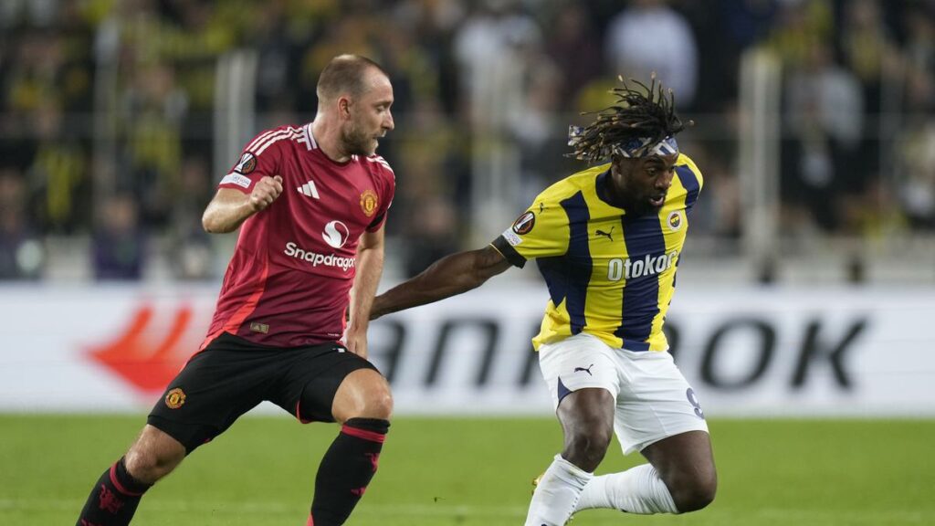 Europa League: Manchester United draws 1-1 with Fenerbahce as Mourinho sees red