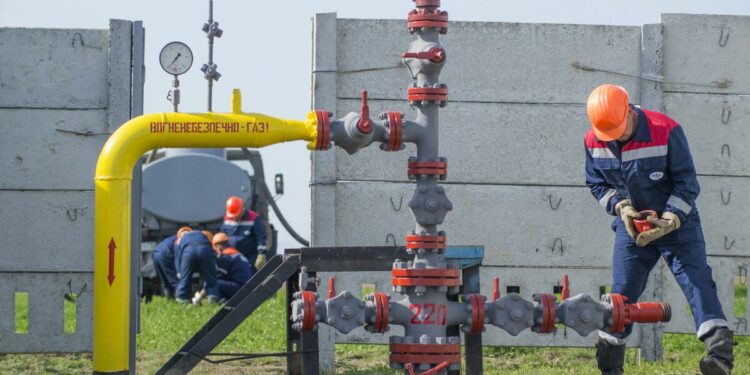 Europe Gas Buyers Near Azeri Deal to Maintain Ukraine Flows