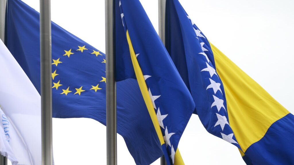 European Union members should open talks with Bosnia on joining, the EU’s executive branch says