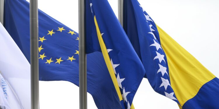 European Union members should open talks with Bosnia on joining, the EU’s executive branch says