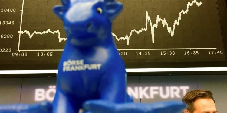 European stocks edge lower; IMF cuts German growth forecast By Investing.com