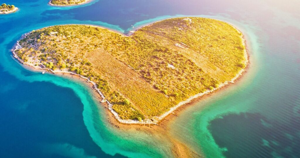Europe’s incredible island ‘shape of a perfect heart’ and nobody lives there | World | News