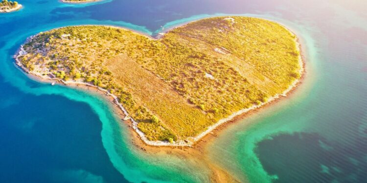 Europe's incredible island 'shape of a perfect heart' and nobody lives there | World | News