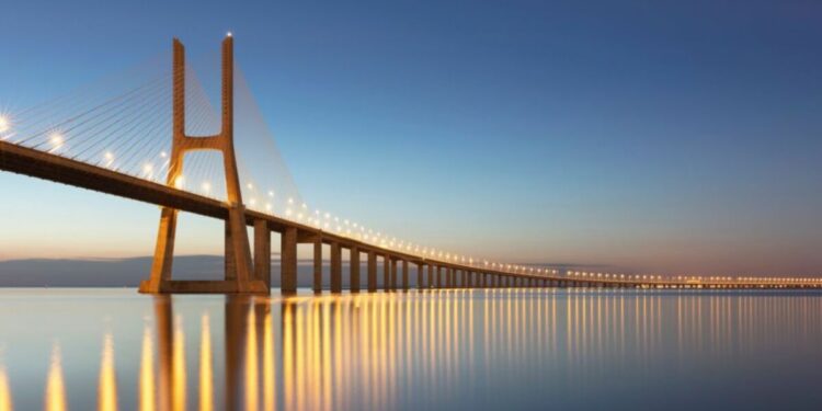 Europe's 'longest bridge' is Vasco da Gama Bridge | World | News