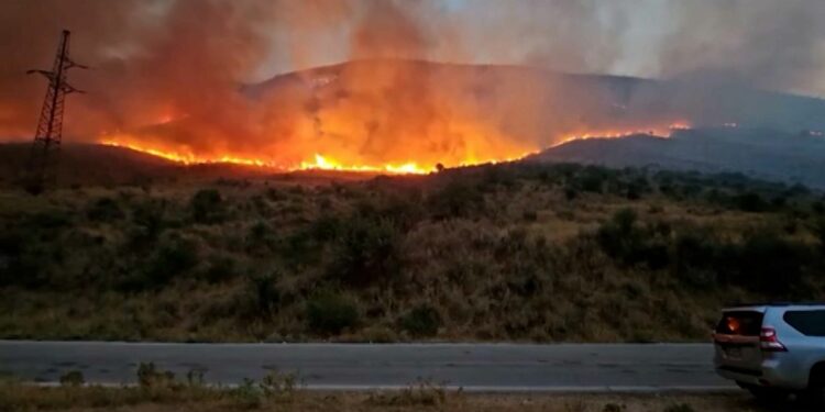 Fire sweeps through mountains in southern Albania