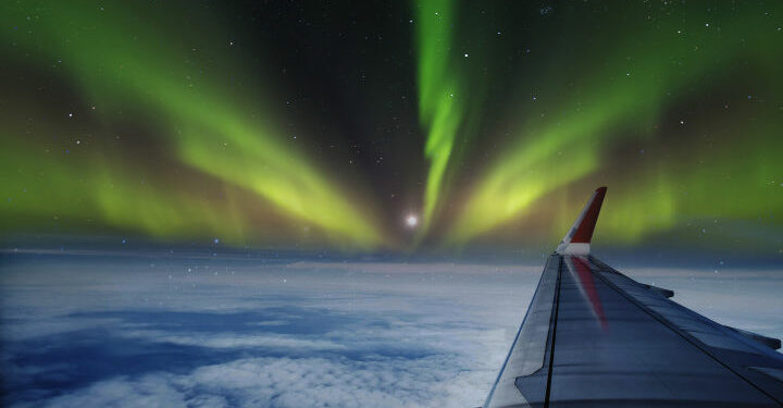 Flights That You Can Catch the Northern Lights On ✈️ 🌌