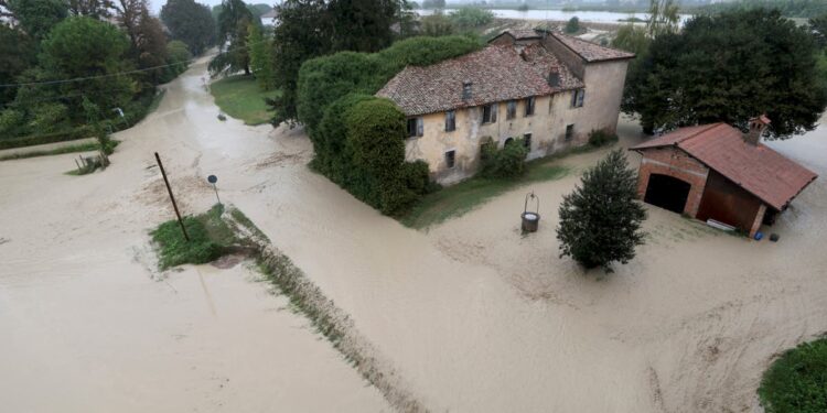 Floods in Central Europe threaten new areas. Heavy rains also flood parts of Italy