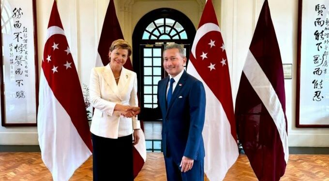 Foreign Ministers of Latvia and Singapore, Baiba Braže and Vivian Balakrishnan discuss international security