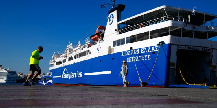 Greek ferry crews call off strike early ahead of three-day holiday weekend