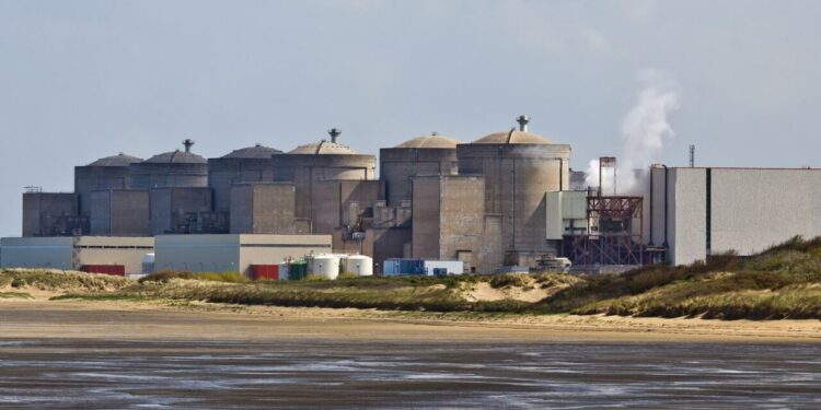 Greenpeace warns of flooding risks at France's biggest nuclear plant