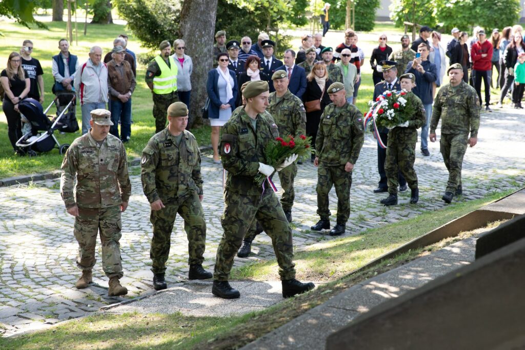 Guard Soldiers, Czech Partners Celebrate Victory in Europe Day ></img> National Guard > Overseas Operations News