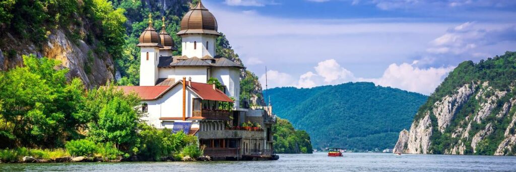 Highlights of Eastern Europe with Uniworld | Cruises 2024/2025
