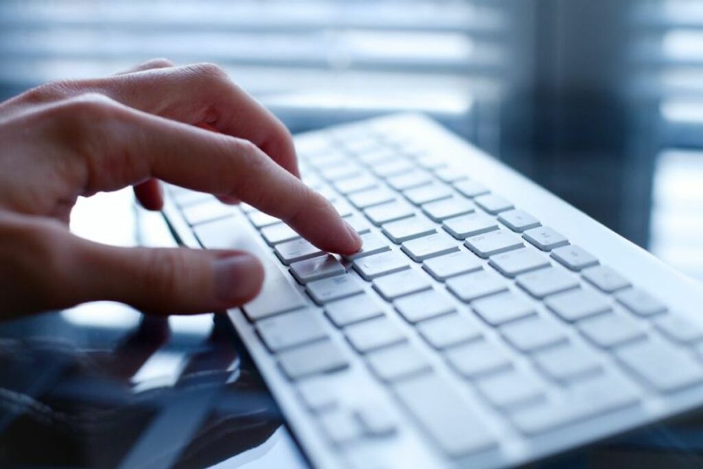 ISON signs Sabre deal to fuel global expansion