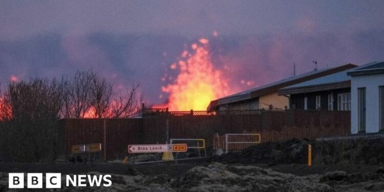 Iceland lava slowing down after day of destruction