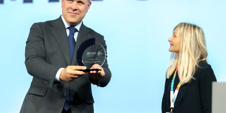 Iceland receives WHO award for leadership in advancing a well-being economy