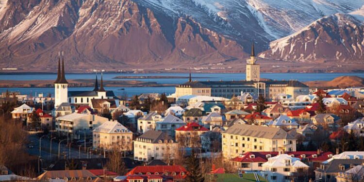 Iceland's furious locals blame tourists for 'eating city from inside' | Travel News | Travel