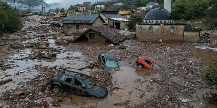 International rescue teams arrive in Bosnia after devastating floods, landslips