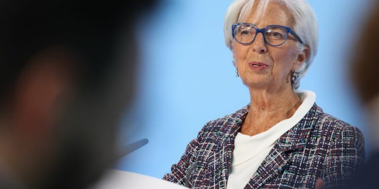 Lagarde Calls on Europe to Use Economics Challenges as Push for Change