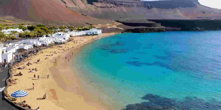 Lanzarote Prepares for Promising Winter Tourism Season with Expected Hotel Occupancy Rates Exceeding 80 Per Cent
