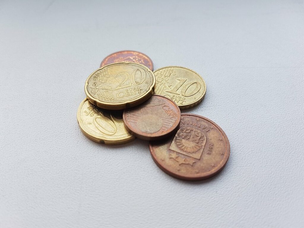 Latvia's minimum wage is third-lowest in Europe / Article