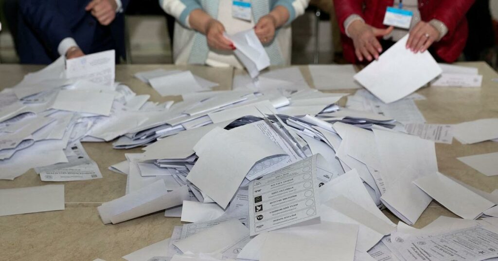 Moldova votes in favor of joining European Union by thin margin