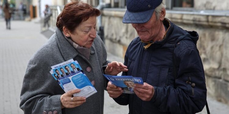 Moldova votes on European future in shadow of alleged Russian meddling