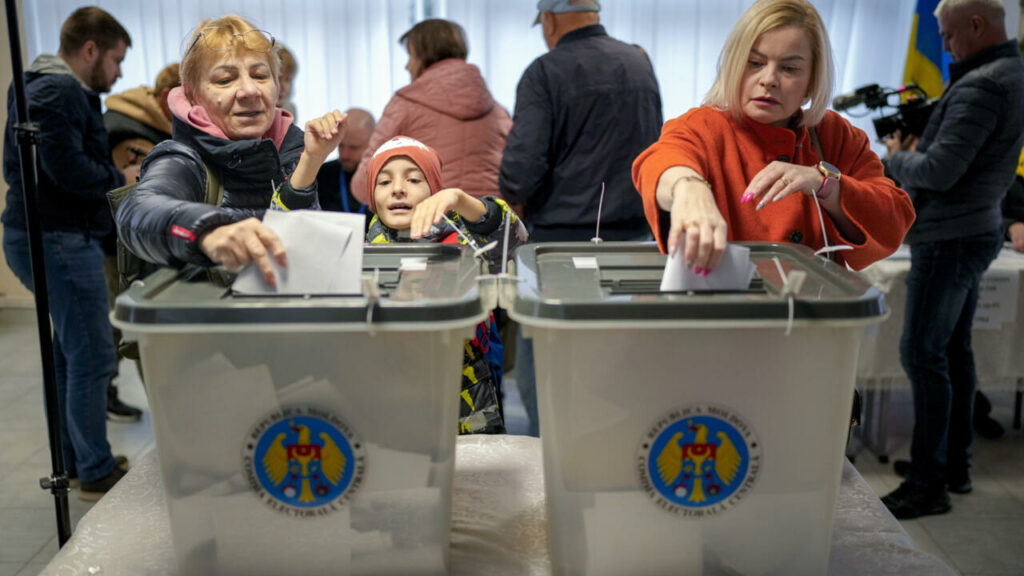 Moldovans vote for president, EU path amid claims of Russian meddling