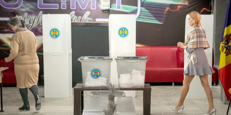 Moldova’s presidential race: Pro-EU and Russia-friendly candidates face off in crucial runoff