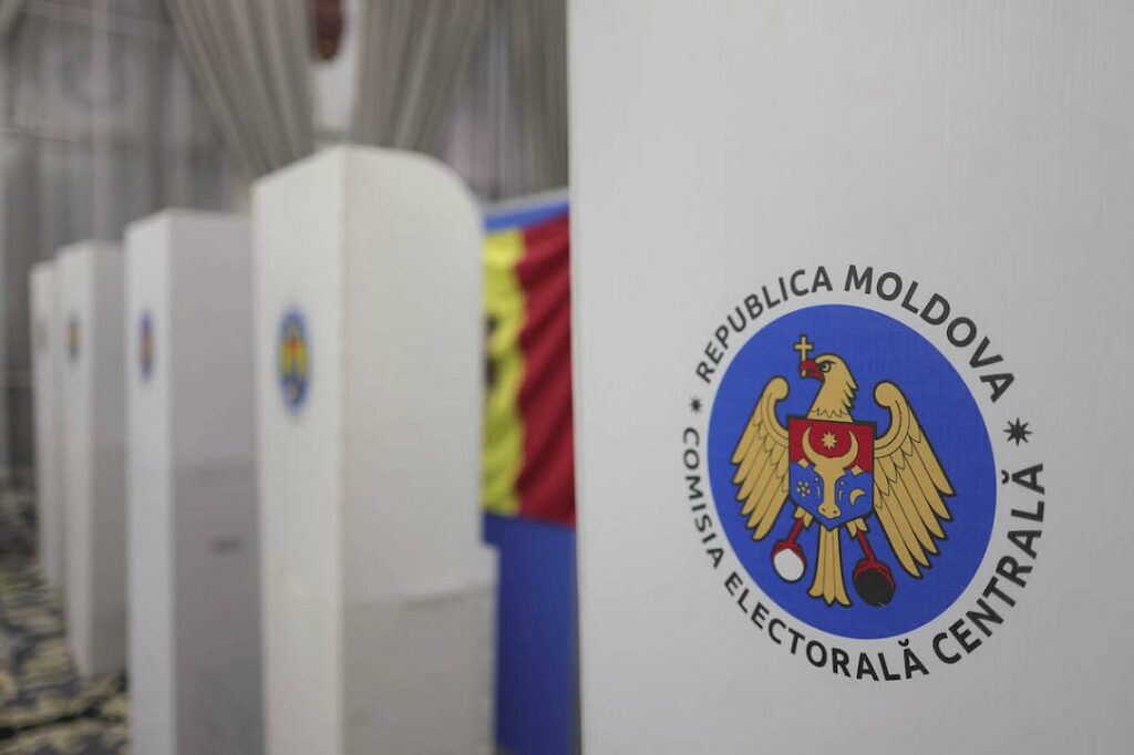 Moldova’s pro-EU authorities survive constitutional referendum