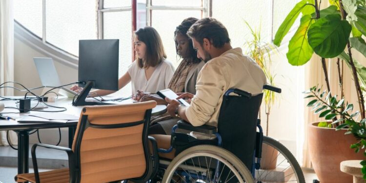 More than 25% of EU citizens with disabilities face financial struggles