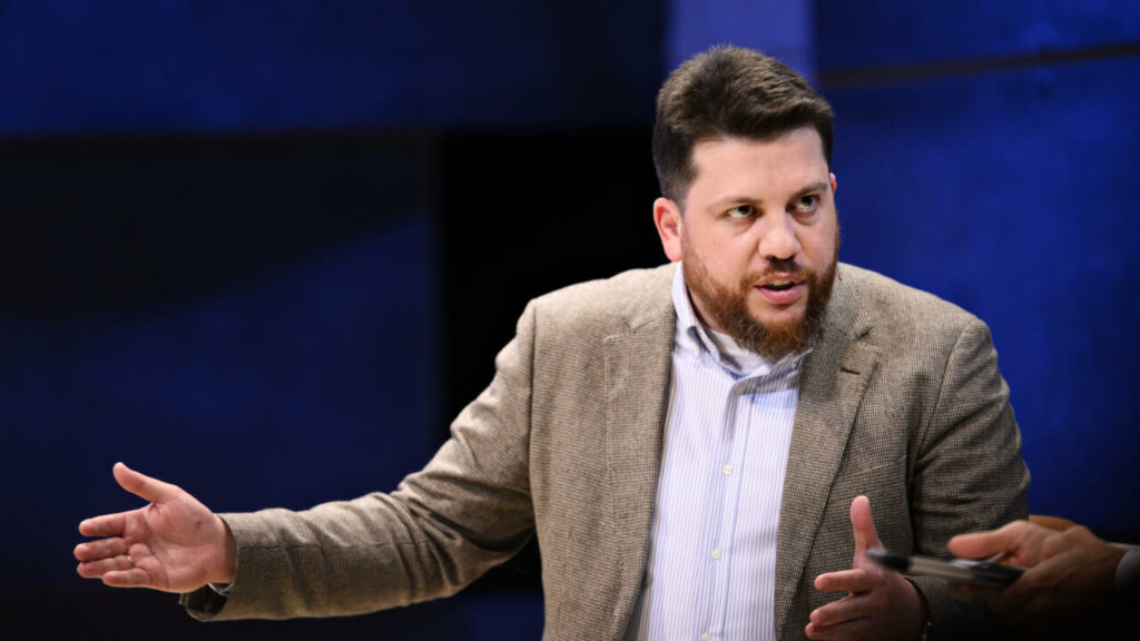 Navalny ally Leonid Volkov assaulted outside his home in Lithuania