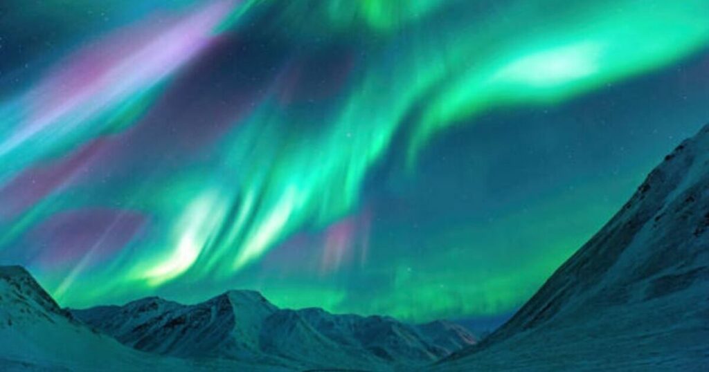 Northern Lights view: 4 places in Europe ‘much cheaper than Iceland’ | World | News