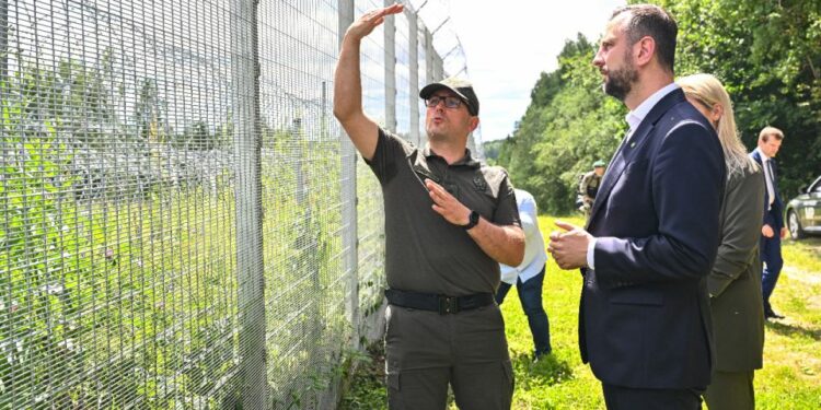 Poland and Lithuania want to raise border security on EU forum - TVP World