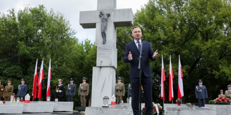 Poland hails step towards defusing Ukraine Volyn massacre history row – Euractiv