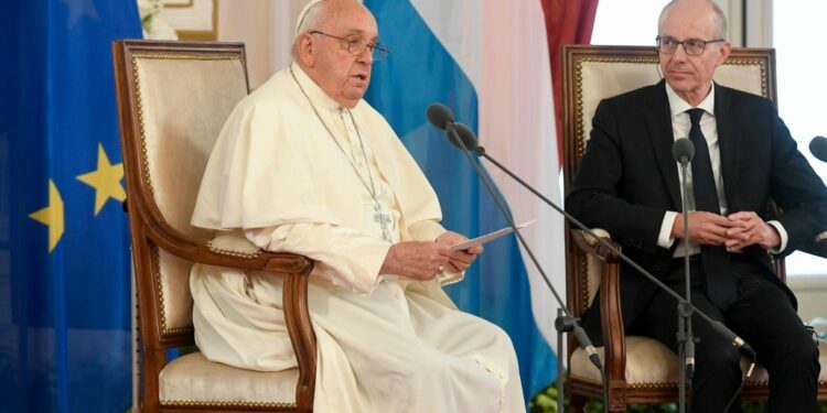 Pope: Luxembourg can be a model of cooperation on behalf of peace