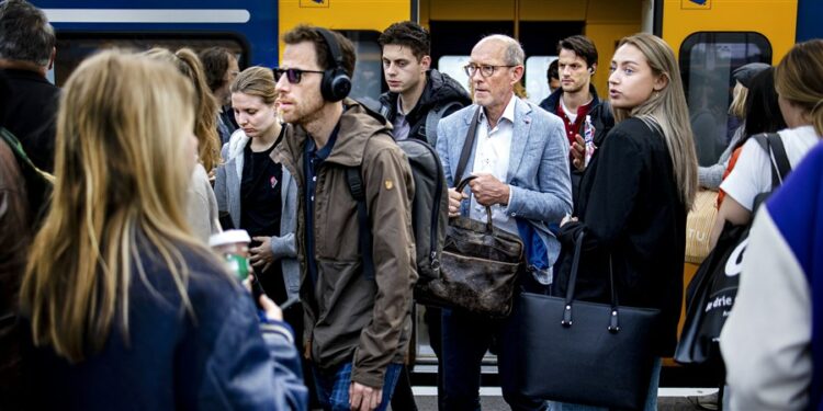 Population growth in first three quarters lower than in 2023