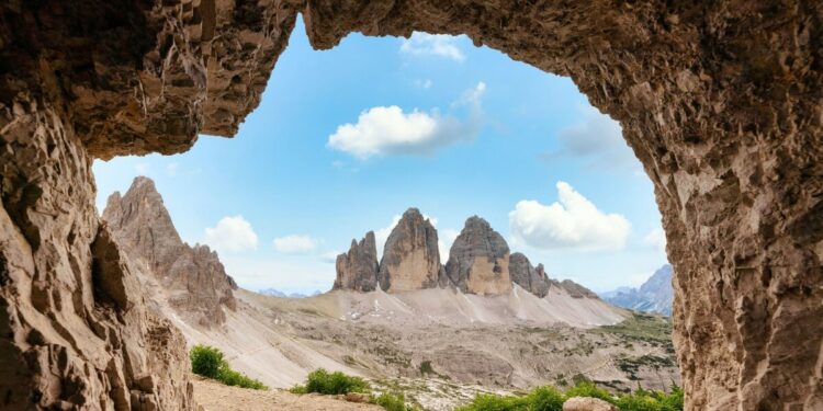 Prehistoric rock carving in Italy defaced with 'tourists go home' | World | News