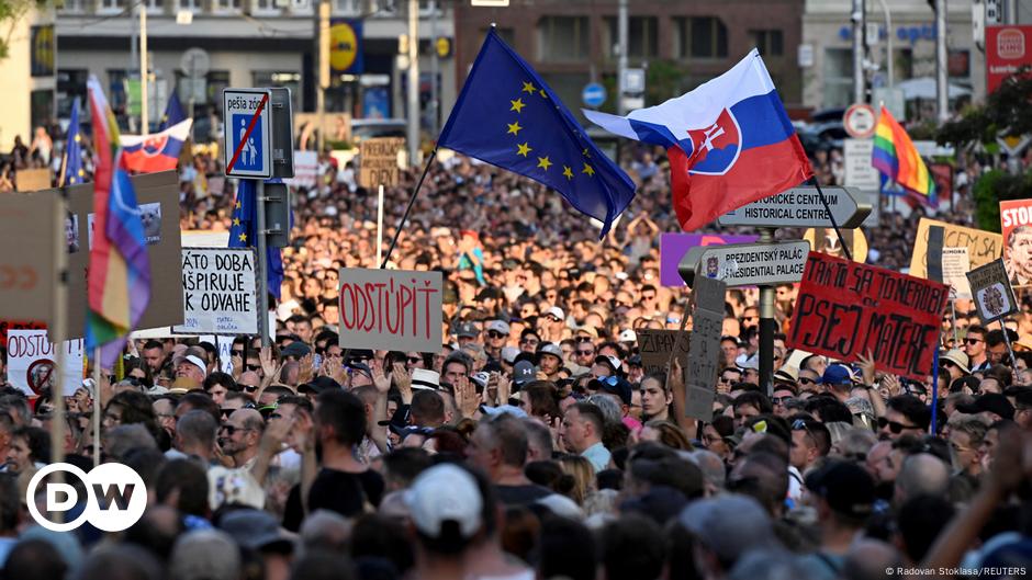 Protests against Slovakia's authoritarian government – DW – 08/18/2024