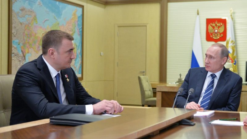 Putin promotes Dyumin and younger loyalists to Russia’s ‘politburo’ – Euractiv